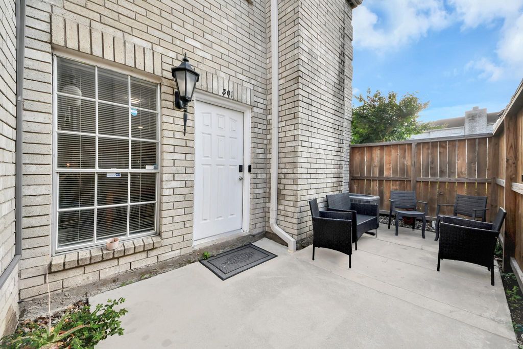 3800 Tanglewilde Street 301, Houston, TX 77063