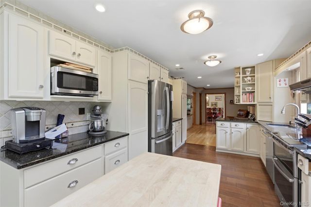5 Millbrook Court, Stony Brook, NY 11790