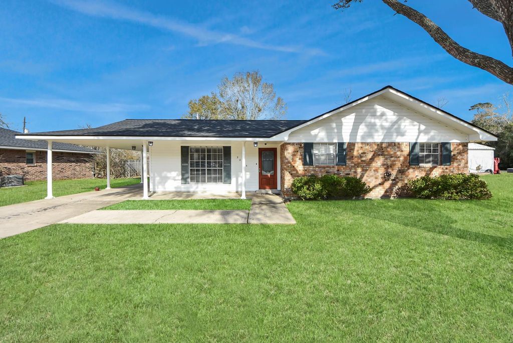 2004 Manor Street, Dayton, TX 77535