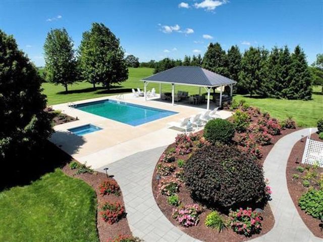 5021 Sherwood COURT, Burlington, WI 53105