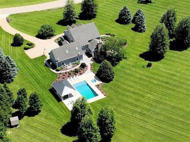 5021 Sherwood COURT, Burlington, WI 53105