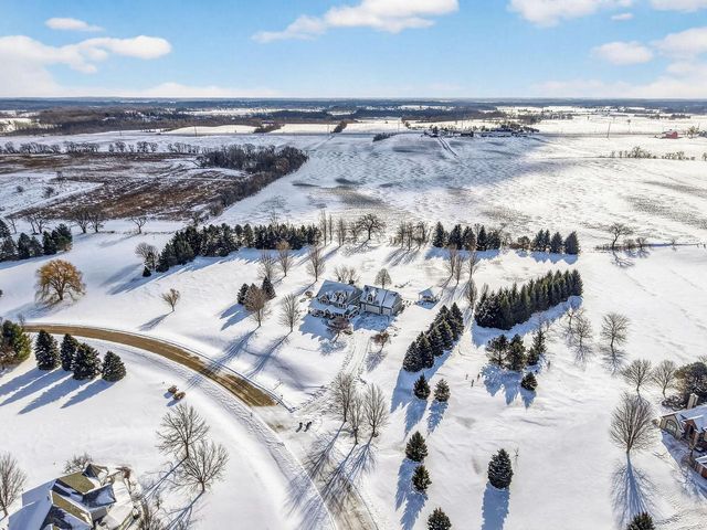 5021 Sherwood COURT, Burlington, WI 53105