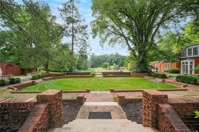 898 Persimmon Road, Sewickley Heights, PA 15143