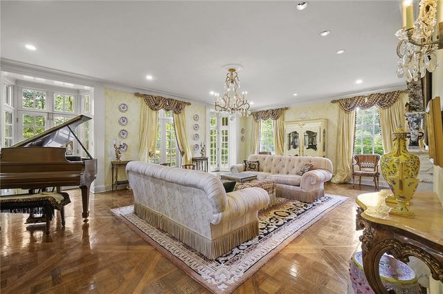 898 Persimmon Road, Sewickley Heights, PA 15143