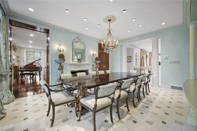 898 Persimmon Road, Sewickley Heights, PA 15143