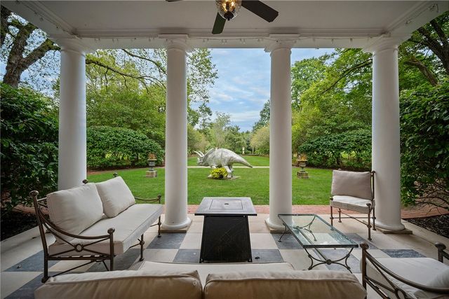 898 Persimmon Road, Sewickley Heights, PA 15143