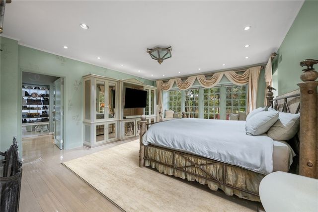 898 Persimmon Road, Sewickley Heights, PA 15143