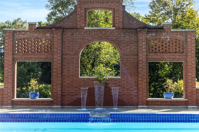 898 Persimmon Road, Sewickley Heights, PA 15143