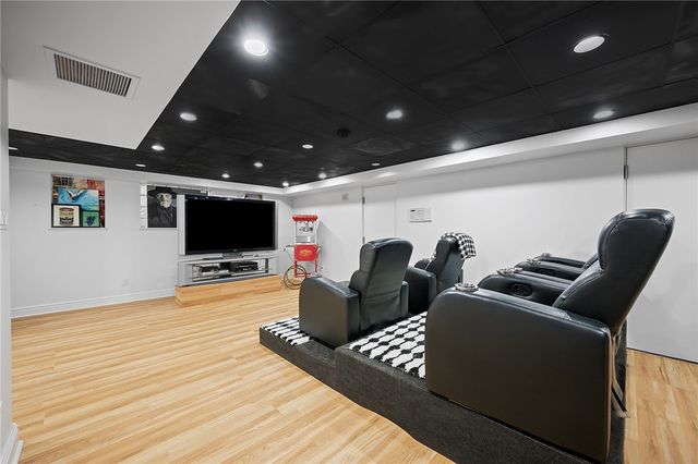 898 Persimmon Road, Sewickley Heights, PA 15143