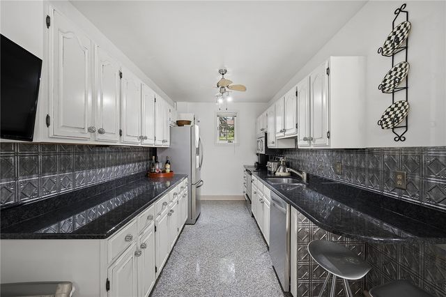 898 Persimmon Road, Sewickley Heights, PA 15143