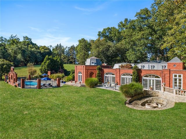 898 Persimmon Road, Sewickley Heights, PA 15143