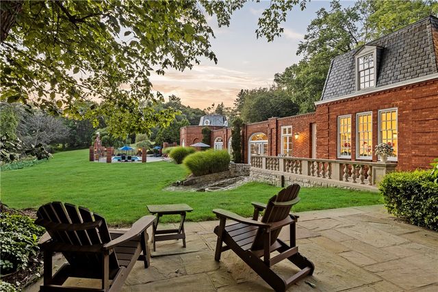 898 Persimmon Road, Sewickley Heights, PA 15143