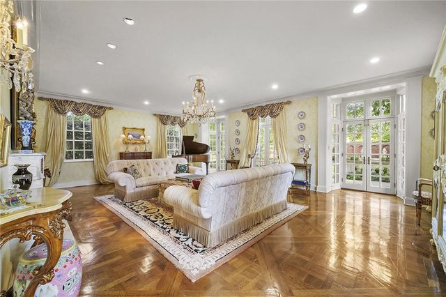 898 Persimmon Road, Sewickley Heights, PA 15143