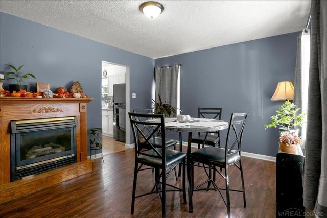 25184 Tecla Avenue, Warren, MI 48089