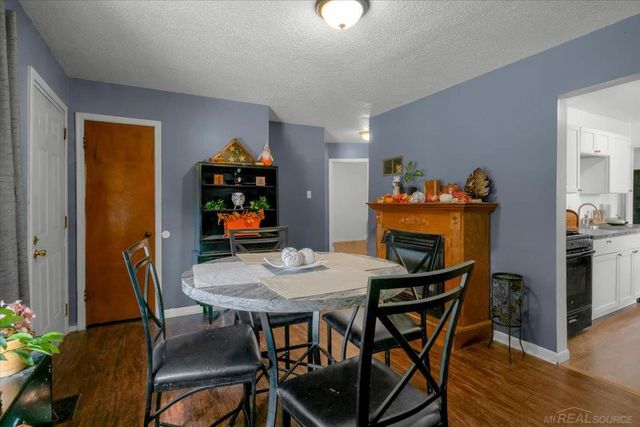 25184 Tecla Avenue, Warren, MI 48089