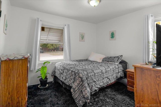 25184 Tecla Avenue, Warren, MI 48089