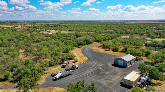 1066 RANCH RD HIGHWAY 187, Sabinal, TX 78881