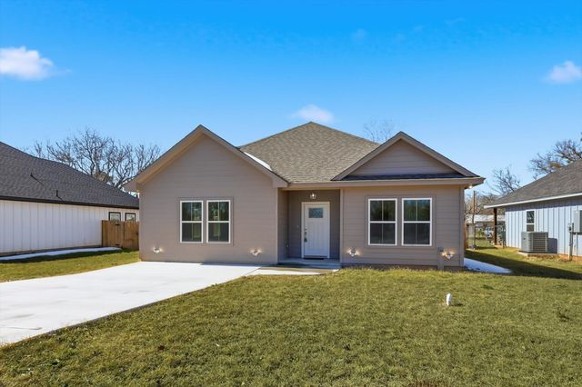 709 3rd Street, Bridgeport, TX 76426
