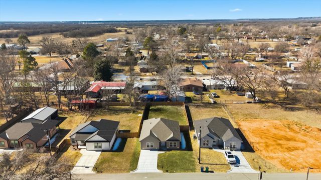 709 3rd Street, Bridgeport, TX 76426