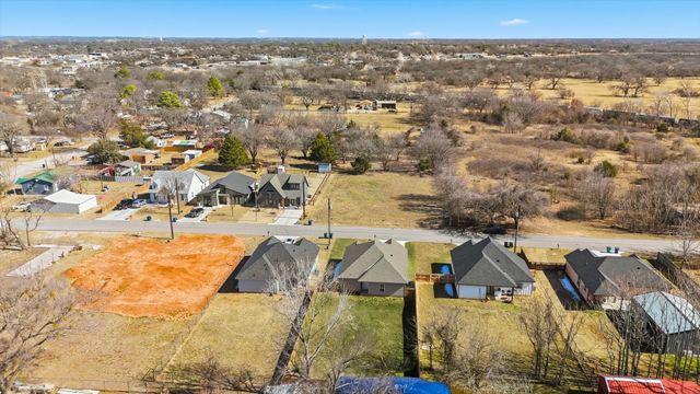 709 3rd Street, Bridgeport, TX 76426