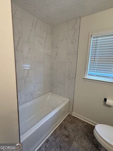35 Chatsworth Circle, Newnan, GA 30265