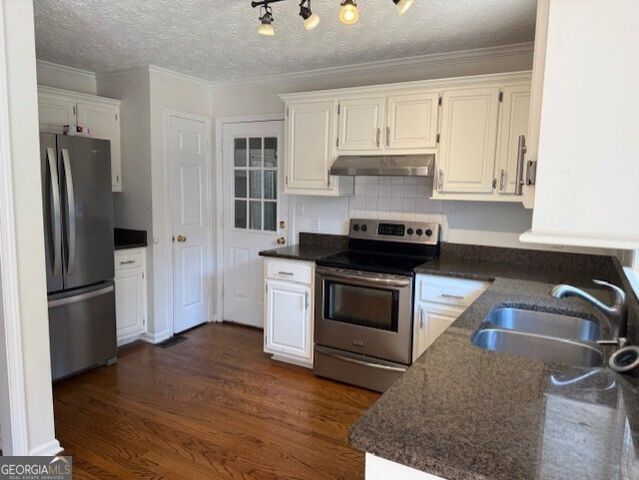 35 Chatsworth Circle, Newnan, GA 30265