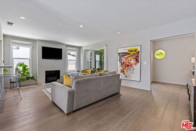 1216 Greenacre Avenue, West Hollywood, CA 90046