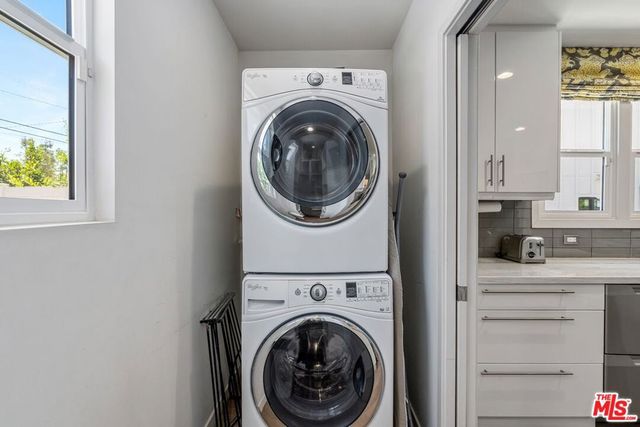 1216 Greenacre Avenue, West Hollywood, CA 90046