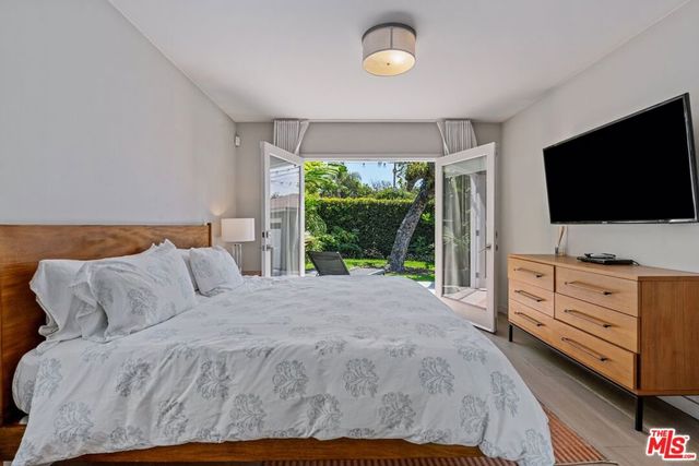 1216 Greenacre Avenue, West Hollywood, CA 90046