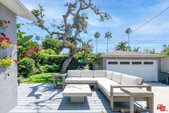 1216 Greenacre Avenue, West Hollywood, CA 90046
