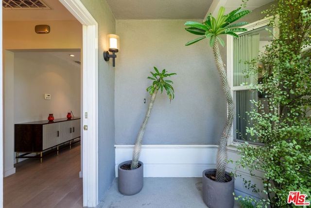 1216 Greenacre Avenue, West Hollywood, CA 90046
