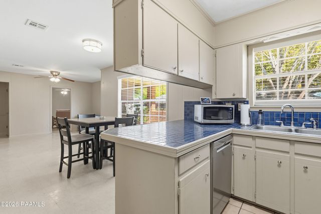 700 Pandora Street, Lafayette, LA 70506