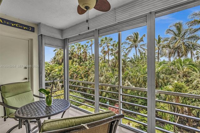 700 NE 14th Ave 307, Hallandale Beach, FL 33009