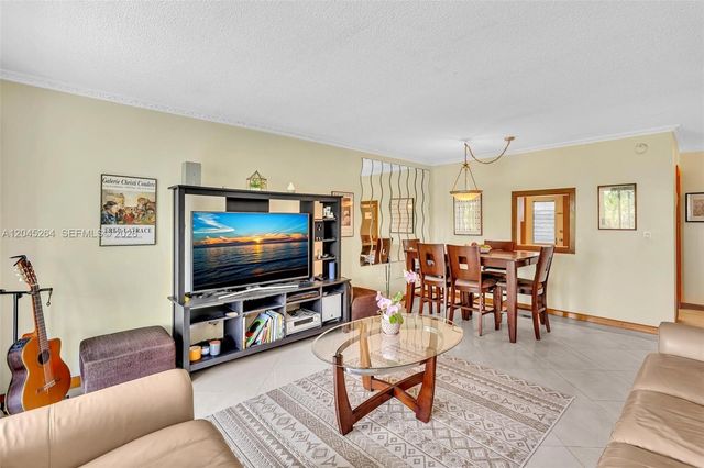 700 NE 14th Ave 307, Hallandale Beach, FL 33009