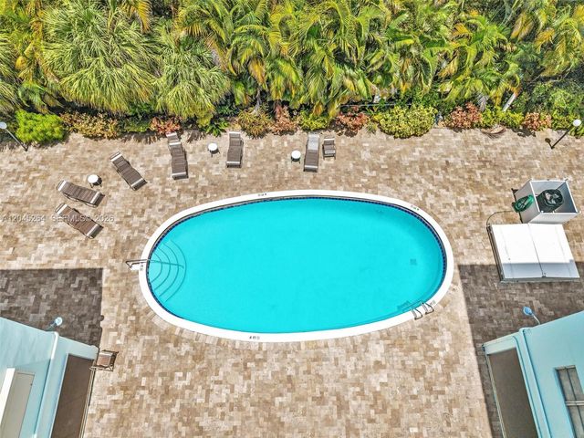 700 NE 14th Ave 307, Hallandale Beach, FL 33009