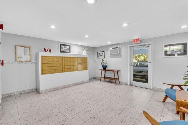 700 NE 14th Ave 307, Hallandale Beach, FL 33009