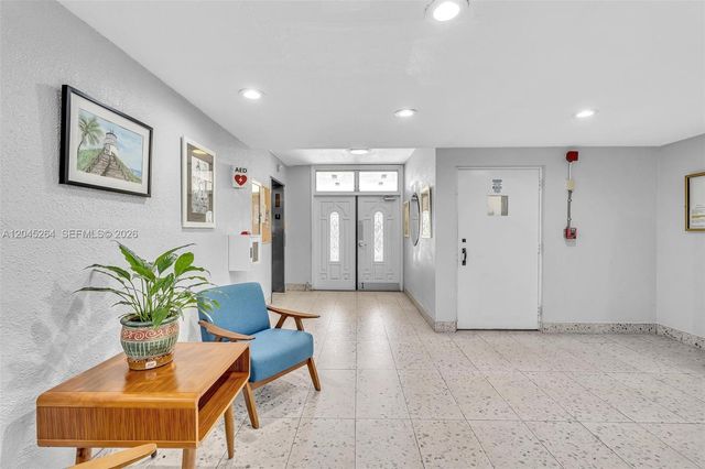 700 NE 14th Ave 307, Hallandale Beach, FL 33009