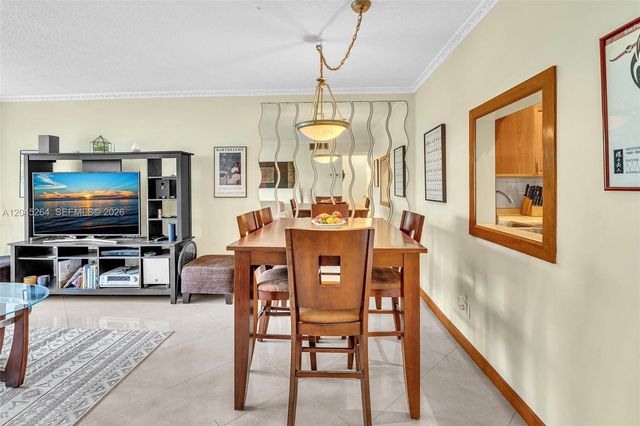 700 NE 14th Ave 307, Hallandale Beach, FL 33009