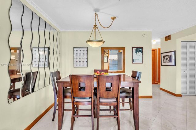 700 NE 14th Ave 307, Hallandale Beach, FL 33009