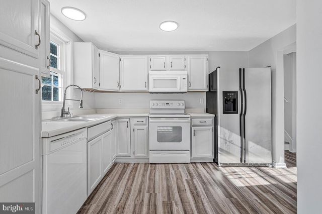 123 COVE POINT RD, Lusby, MD 20657