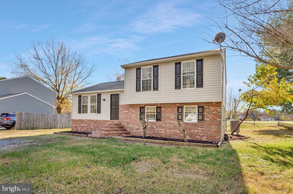 123 COVE POINT RD, Lusby, MD 20657