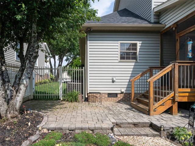 80 Driftstone Circle, Arden, NC 28704