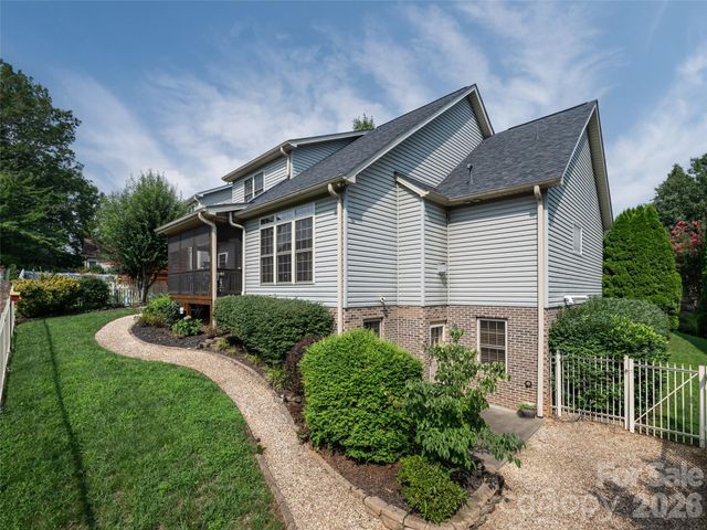 80 Driftstone Circle, Arden, NC 28704