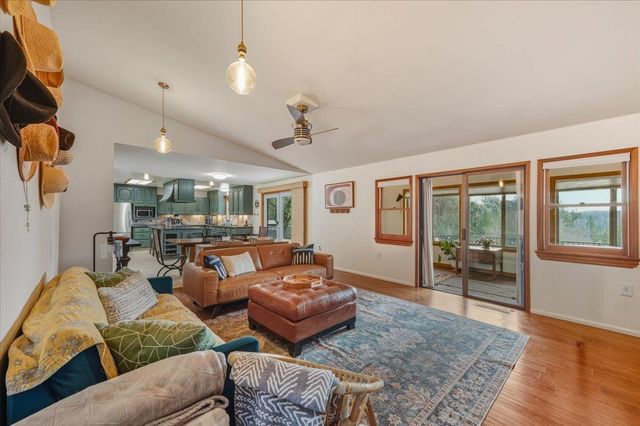 14752 Little Greenhorn Rd, Grass Valley, CA 95945