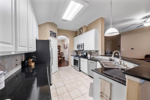 10006 King William Drive, La Porte, TX 77571