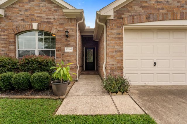 10006 King William Drive, La Porte, TX 77571