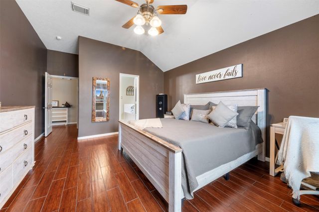 10006 King William Drive, La Porte, TX 77571