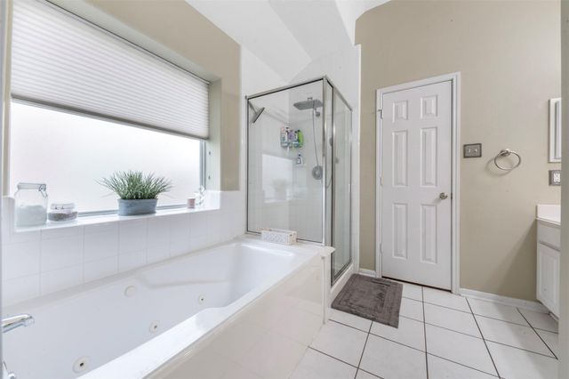 10006 King William Drive, La Porte, TX 77571