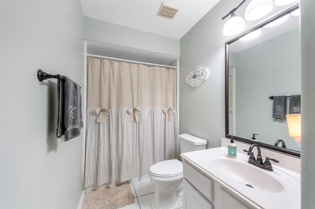10006 King William Drive, La Porte, TX 77571