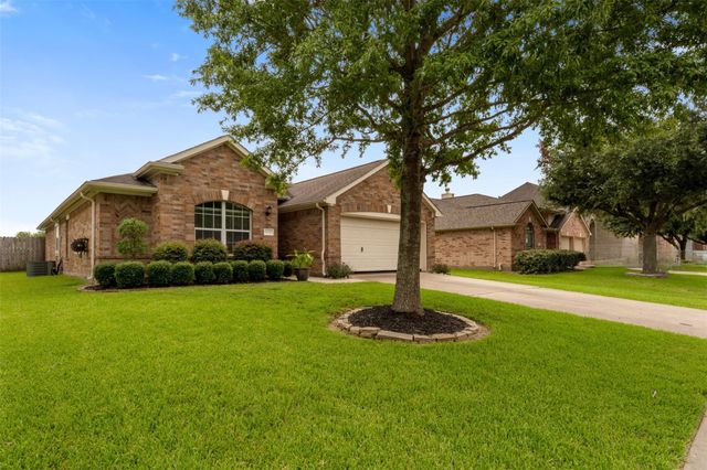 10006 King William Drive, La Porte, TX 77571